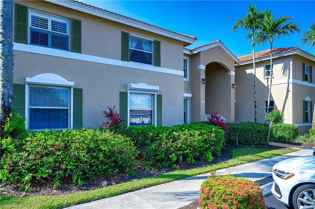 $2,900 | 2408 Millcreek Lane, Unit 204, Naples, FL 34119
