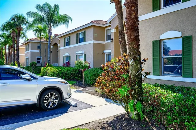 $2,900 | 2408 Millcreek Lane, Unit 204, Naples, FL 34119