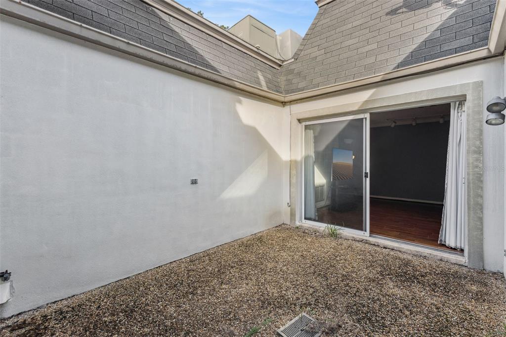 907 Hillary Court, Unit 5 Orlando, FL 32804 - Photo 25 of 32