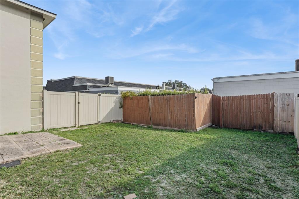 907 Hillary Court, Unit 5 Orlando, FL 32804 - Photo 28 of 32