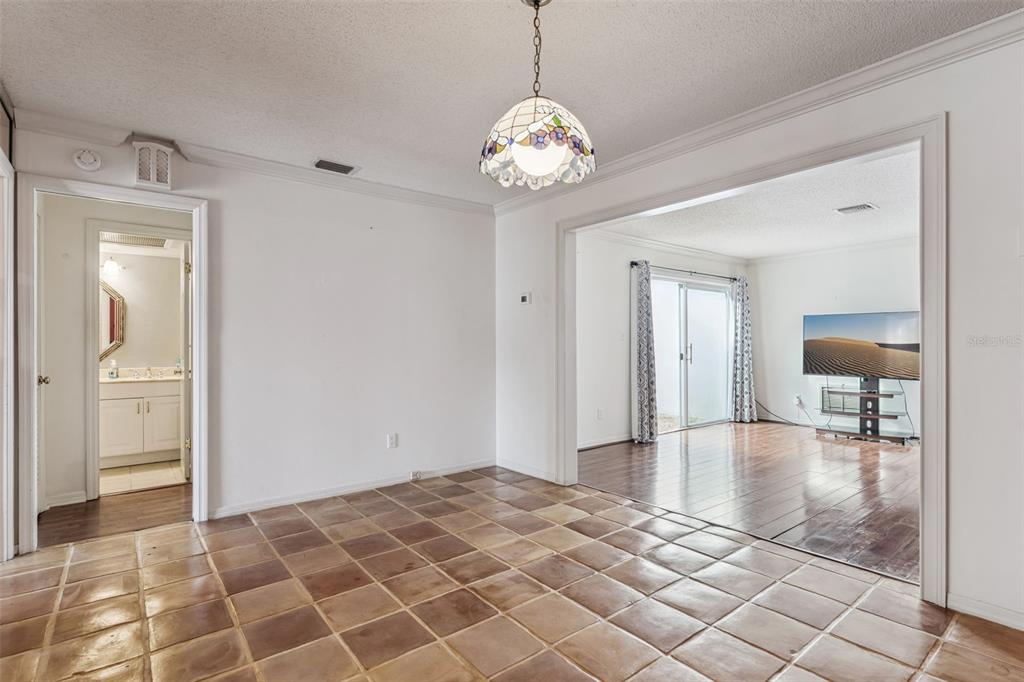 907 Hillary Court, Unit 5 Orlando, FL 32804 - Photo 7 of 32