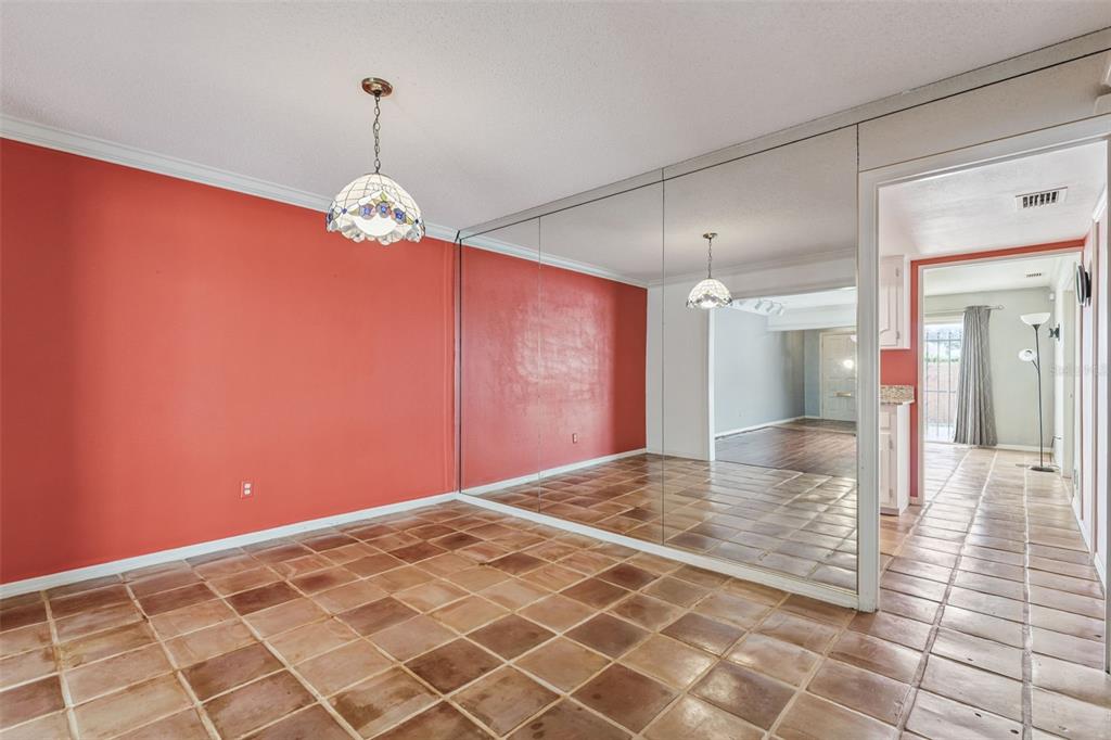 907 Hillary Court, Unit 5 Orlando, FL 32804 - Photo 9 of 32