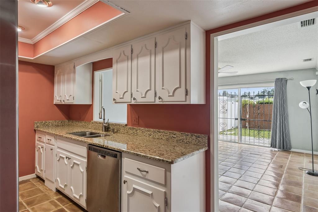 907 Hillary Court, Unit 5 Orlando, FL 32804 - Photo 10 of 32