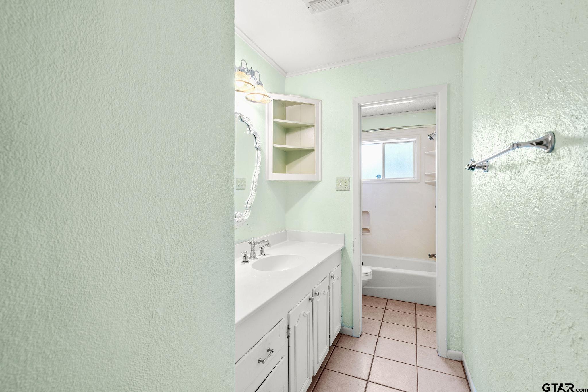 1006 Spring Street Longview, TX 75604 - Photo 13 of 27