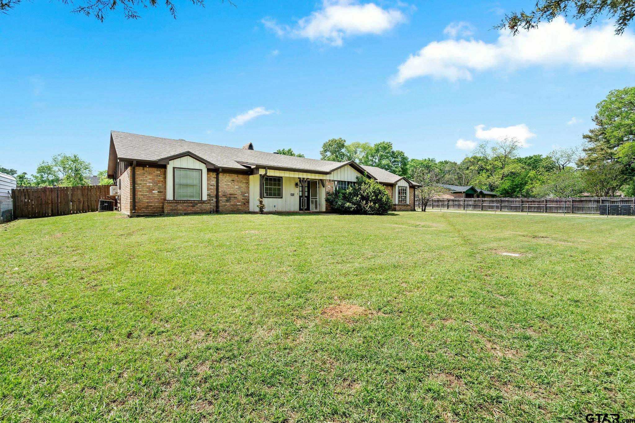 1006 Spring Street Longview, TX 75604 - Photo 17 of 27