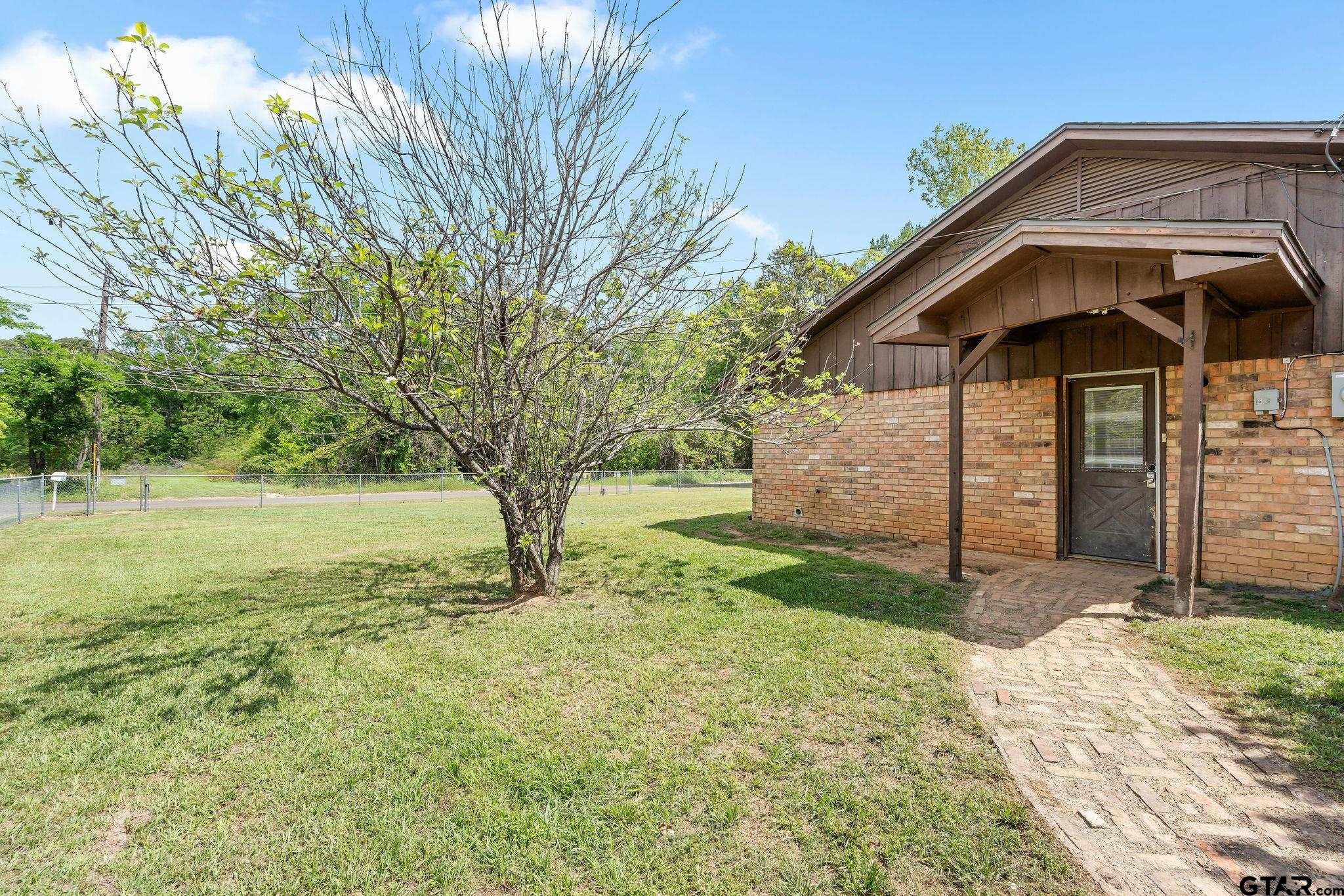 1006 Spring Street Longview, TX 75604 - Photo 19 of 27