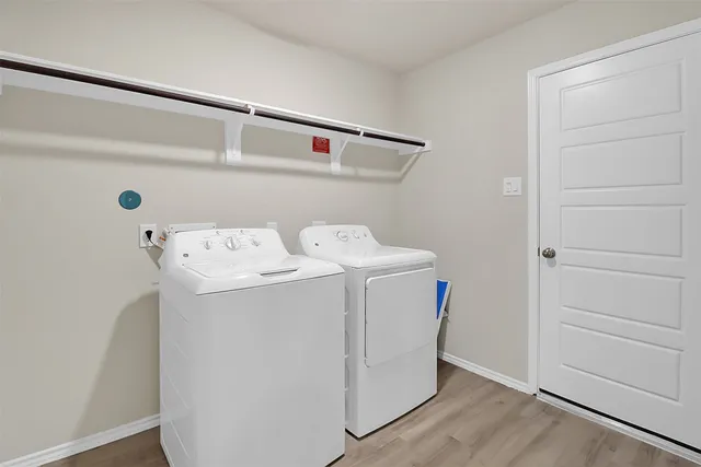 $1,999 | 7710 Squall Lane, Baytown, TX 77523