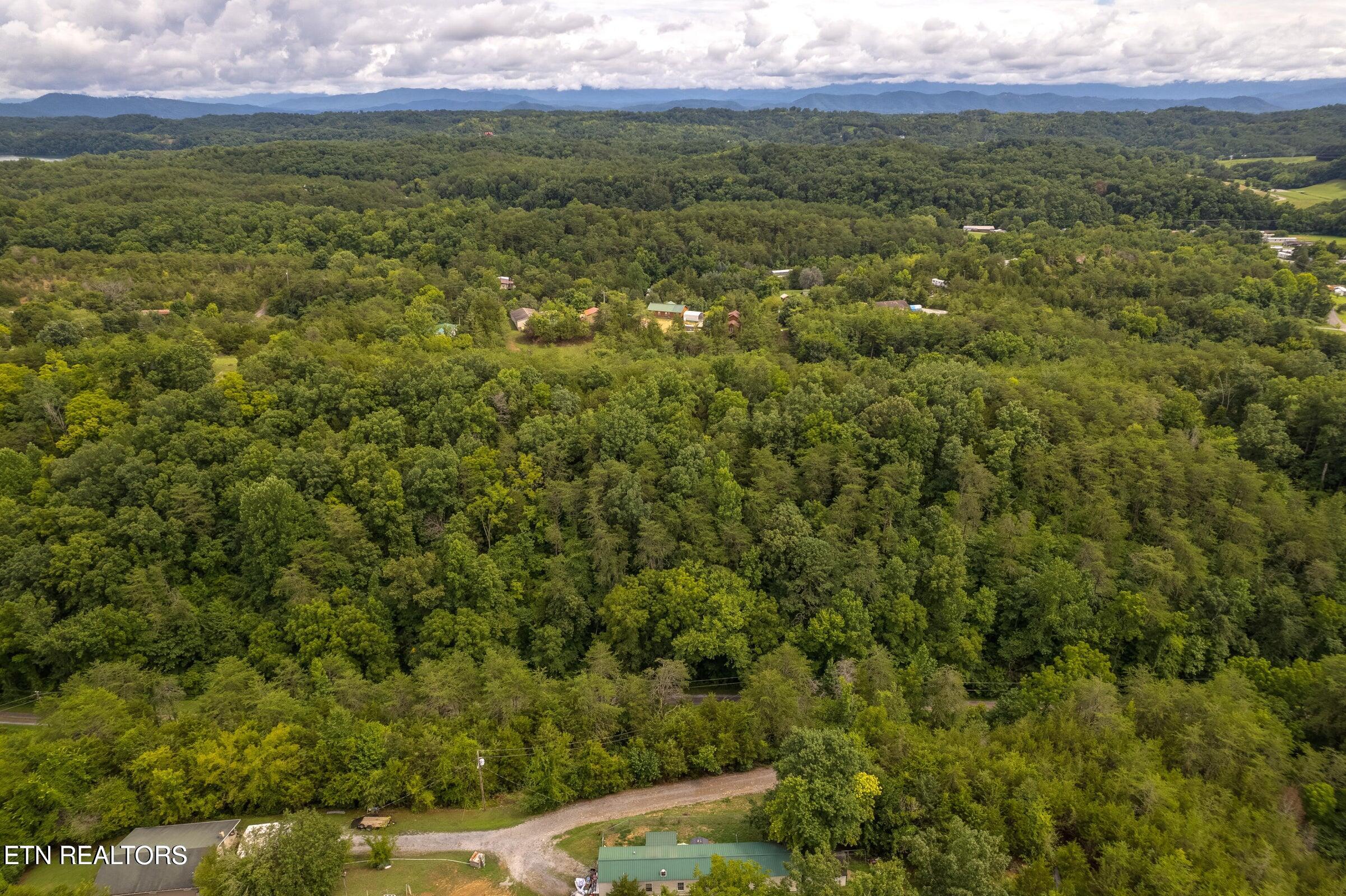 Moon Hollow Road Sevierville, TN 37876 - Photo 11 of 13 20240729145259647081000000-o