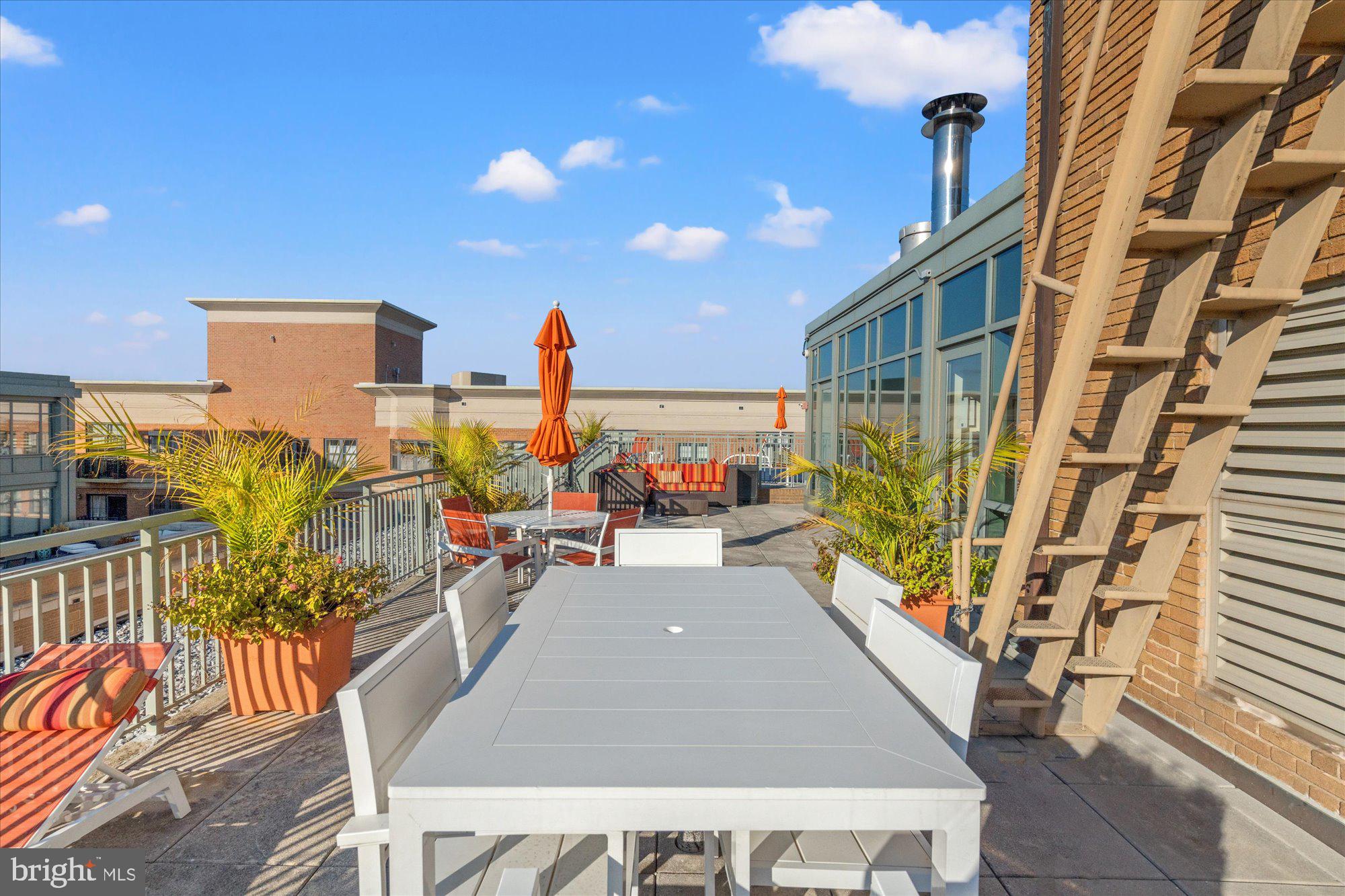 2425 L Street Northwest, Unit 324 Washington, DC 20037 - Photo 32 of 36