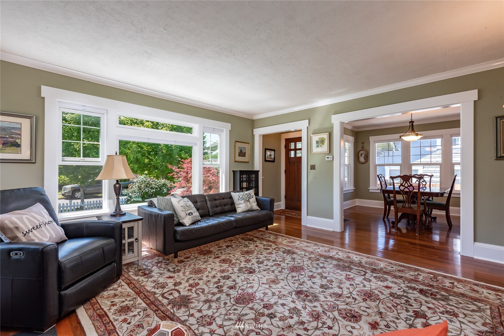 715 Sumner Avenue Sumner, WA 98390 - Photo 6 of 39 a living room with furniture and a window