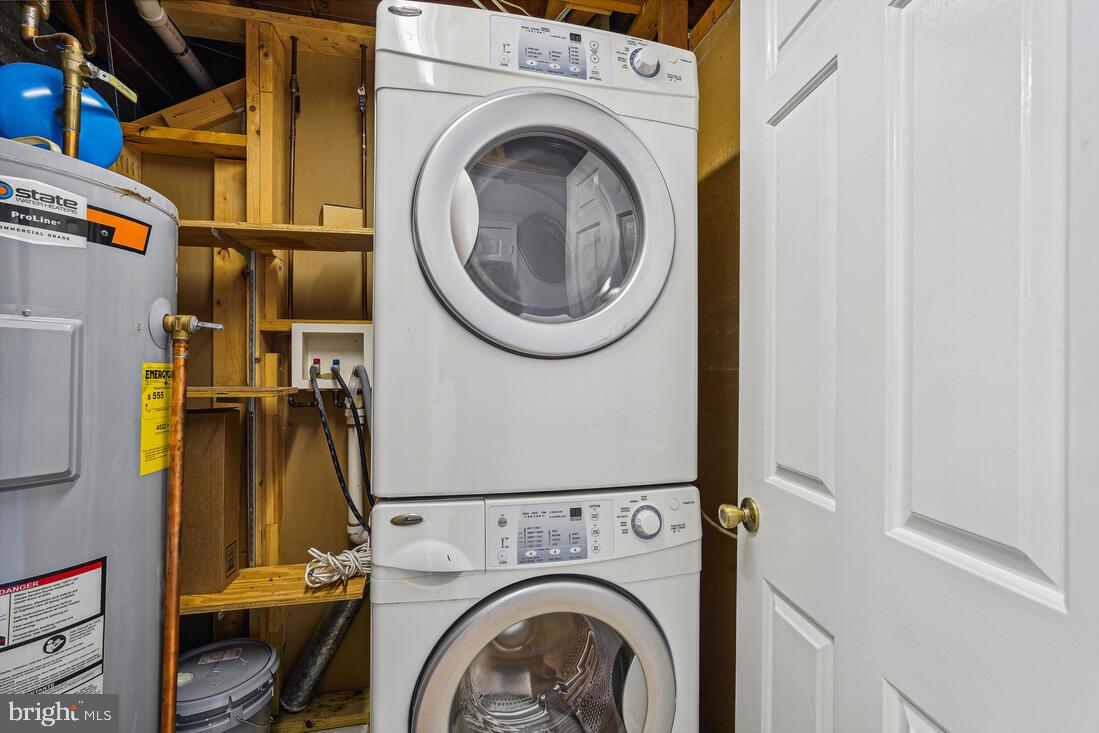 5407 Grove Ridge Way, Unit 98 Rockville, MD 20852 - Photo 19 of 27 Washer/Dryer