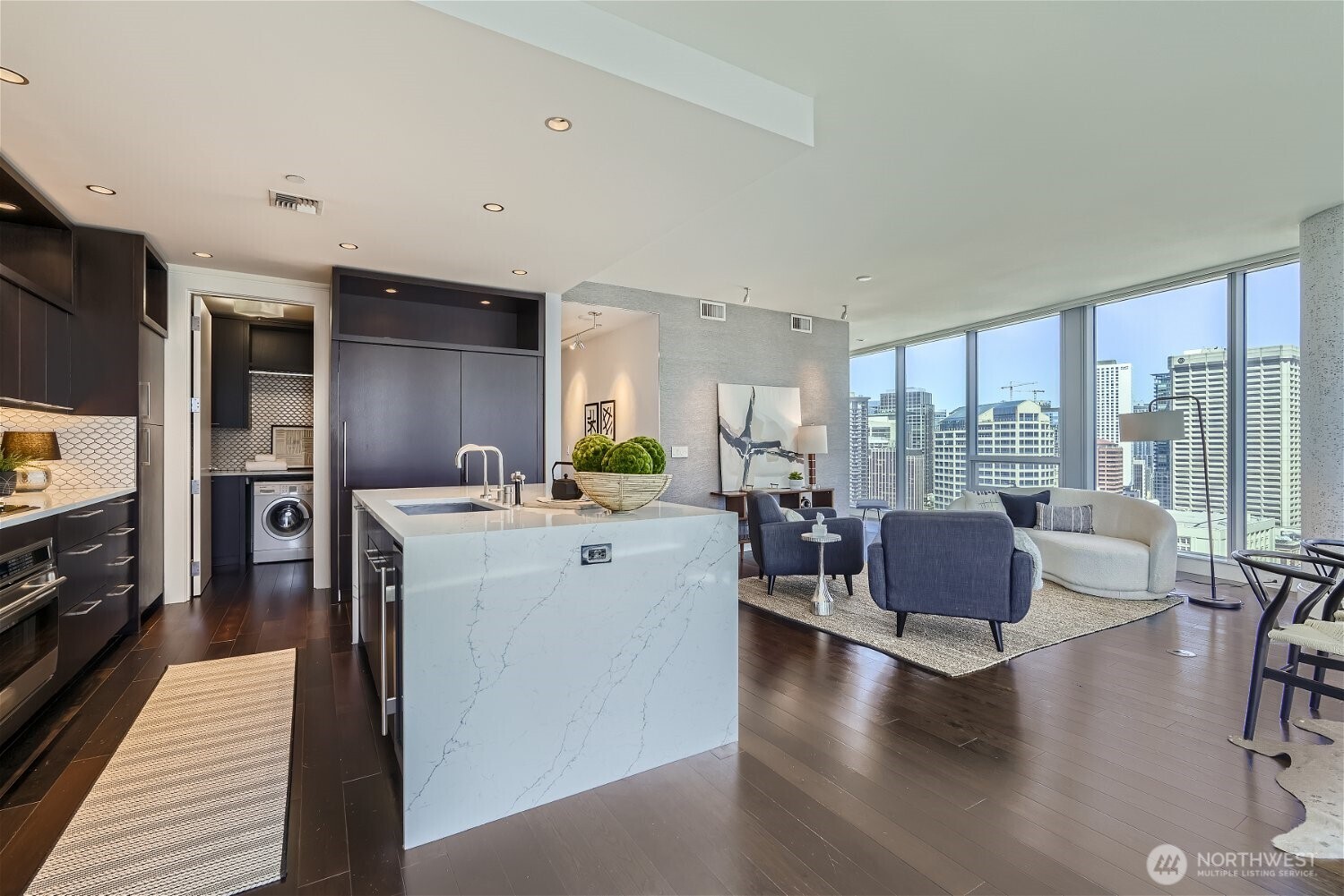 1521 2nd Avenue, Unit 2502 Seattle, WA 98101 - Photo 3 of 34