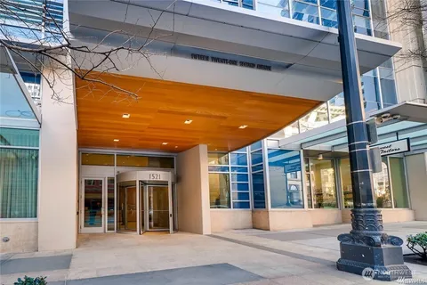 $1,700,000 | 1521 2nd Avenue, Unit 2502, Seattle, WA 98101