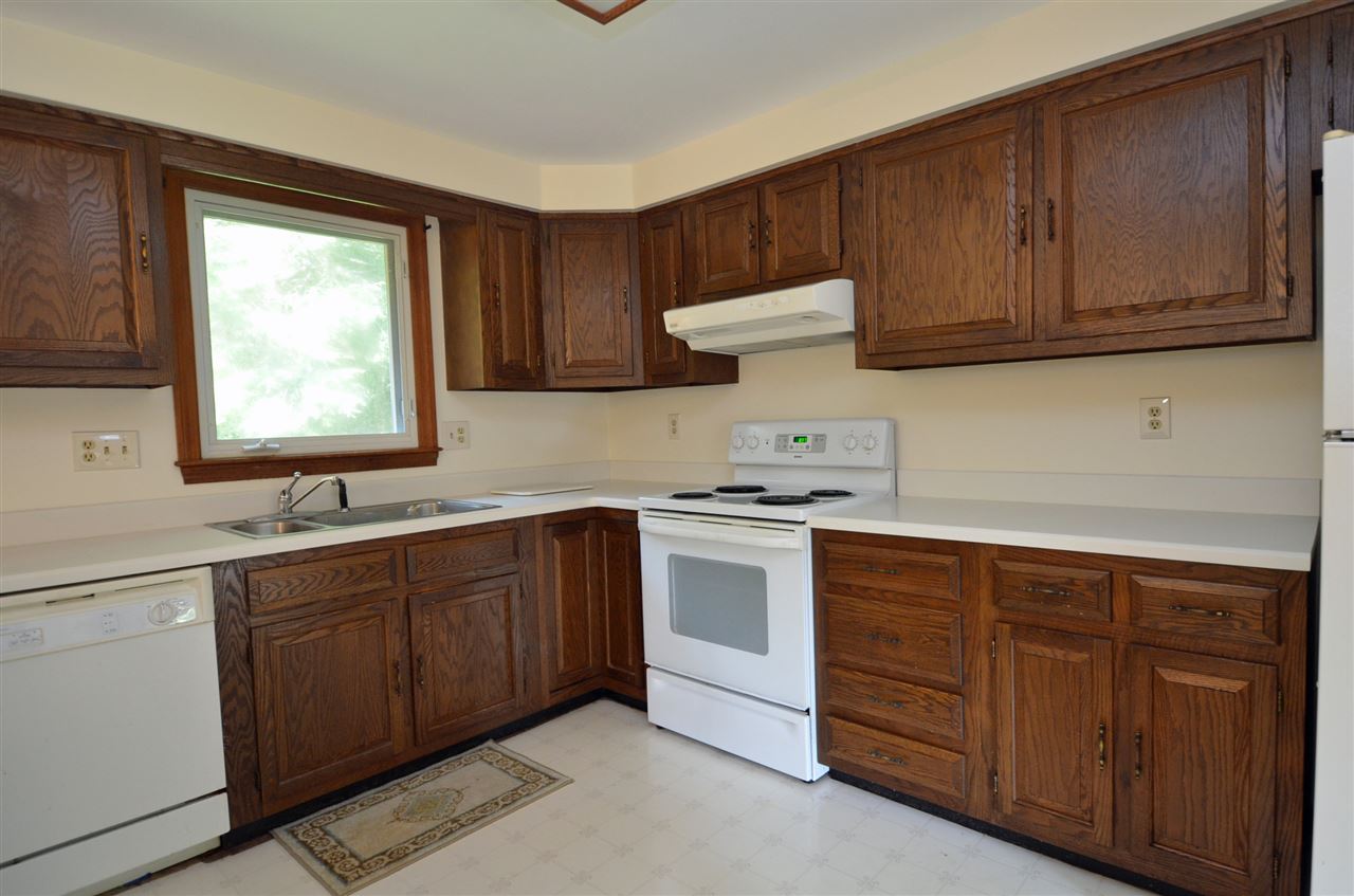 212 Rollingwood Road Eliot, ME 03903 - Photo 3 of 13 Gallery Image 3