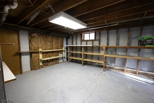 $425,000 | 313 County Road 519, Wantage, NJ 07461