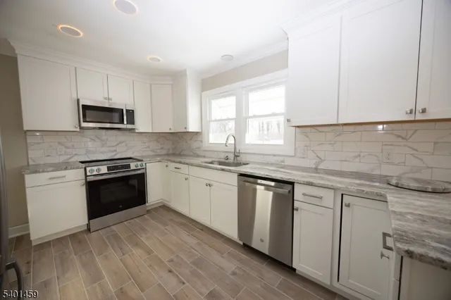 $425,000 | 313 County Road 519, Wantage, NJ 07461