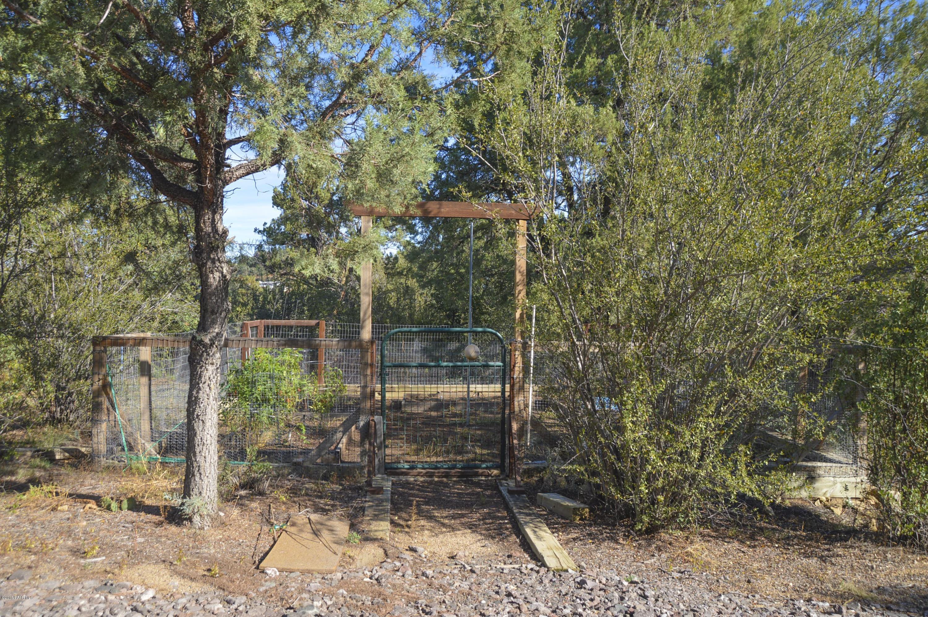 43 Rill Road Prescott, AZ 86305 - Photo 11 of 43 011_Front Yard Garden
