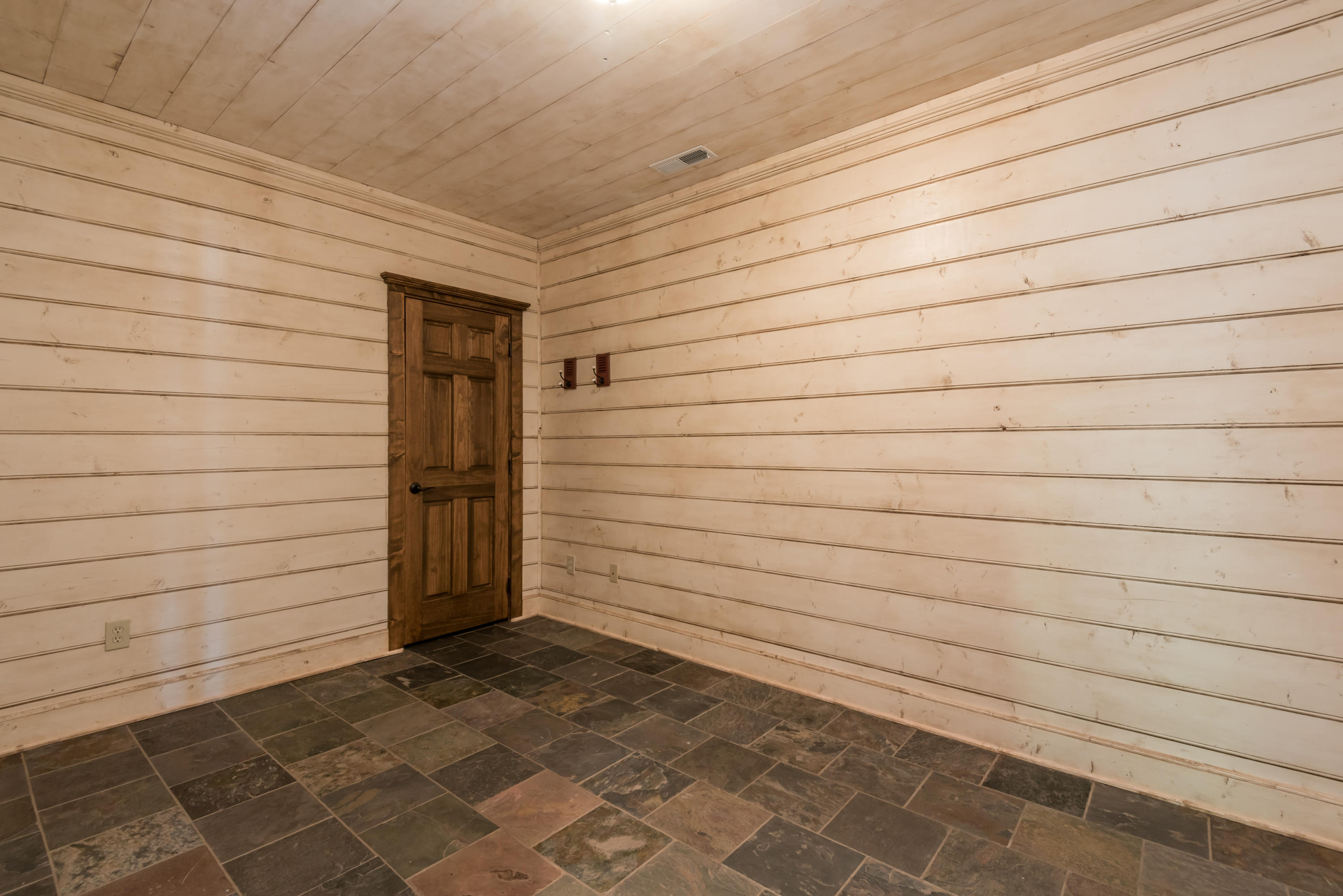136 Branham Road Ten Mile, TN 37880 - Photo 28 of 39 136BranhamRd-23