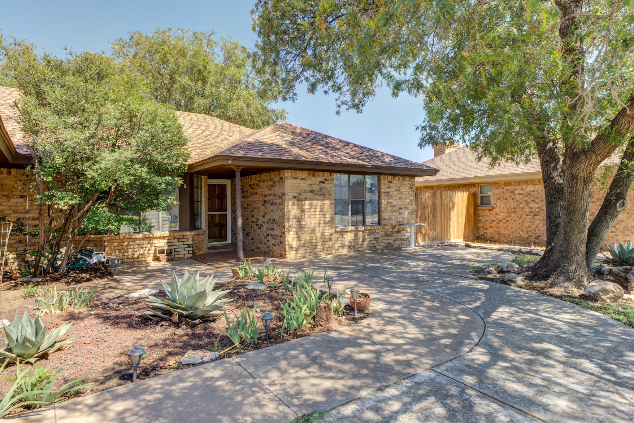 5226 93rd Street Lubbock, TX 79424 - Photo 3 of 36 DSC09366_67_68_69_70