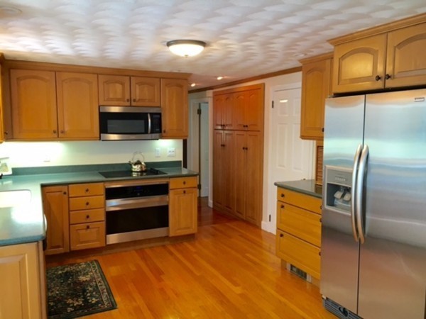 21 Kieran Road Reading, MA 01867 - Photo 9 of 28 Gallery Image 9