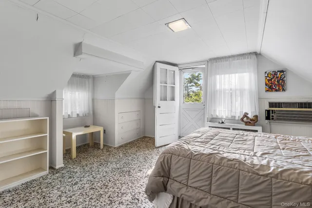 $849,999 | 19 Dallas Avenue, New Hyde Park, NY 11040