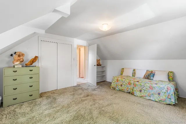 $849,999 | 19 Dallas Avenue, New Hyde Park, NY 11040