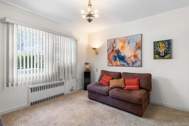 $849,999 | 19 Dallas Avenue, New Hyde Park, NY 11040