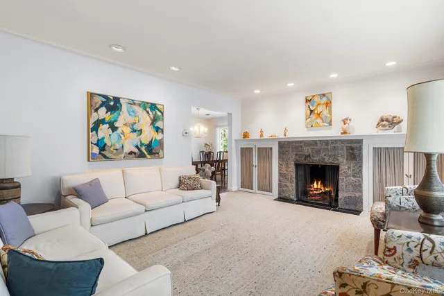 $849,999 | 19 Dallas Avenue, New Hyde Park, NY 11040