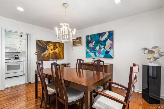 $849,999 | 19 Dallas Avenue, New Hyde Park, NY 11040