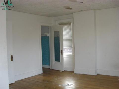 1444 Bishop Road Grosse Pointe, MI 48230 - Photo 10 of 12 330567-9.JPG