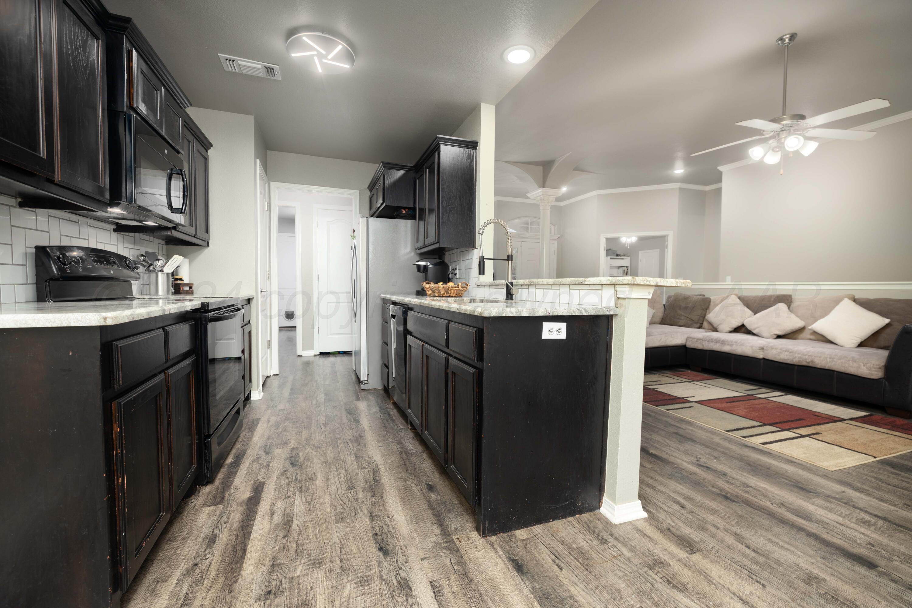 5318 Hillside Road Amarillo, TX 79109 - Photo 12 of 34 5318 Hillside-17