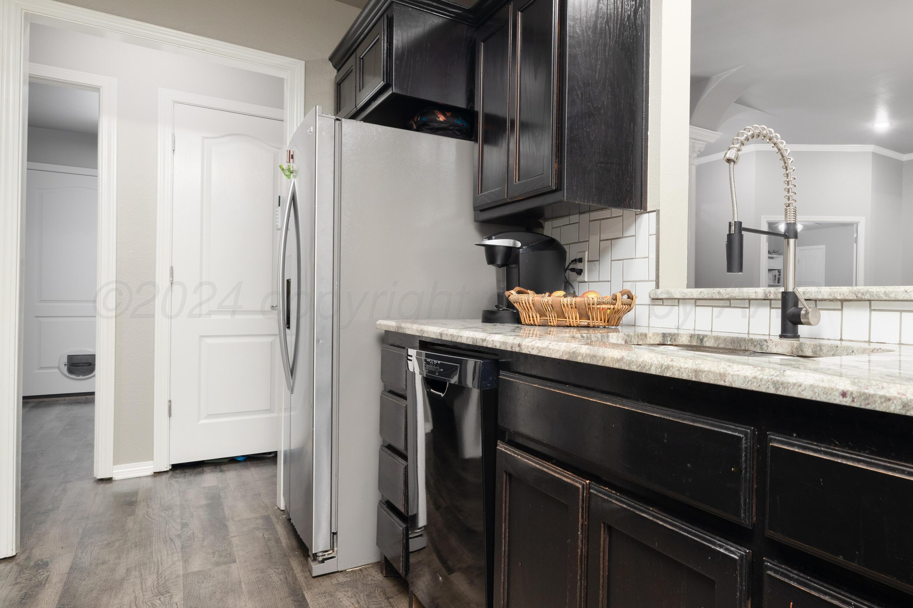 5318 Hillside Road Amarillo, TX 79109 - Photo 13 of 34 5318 Hillside-18