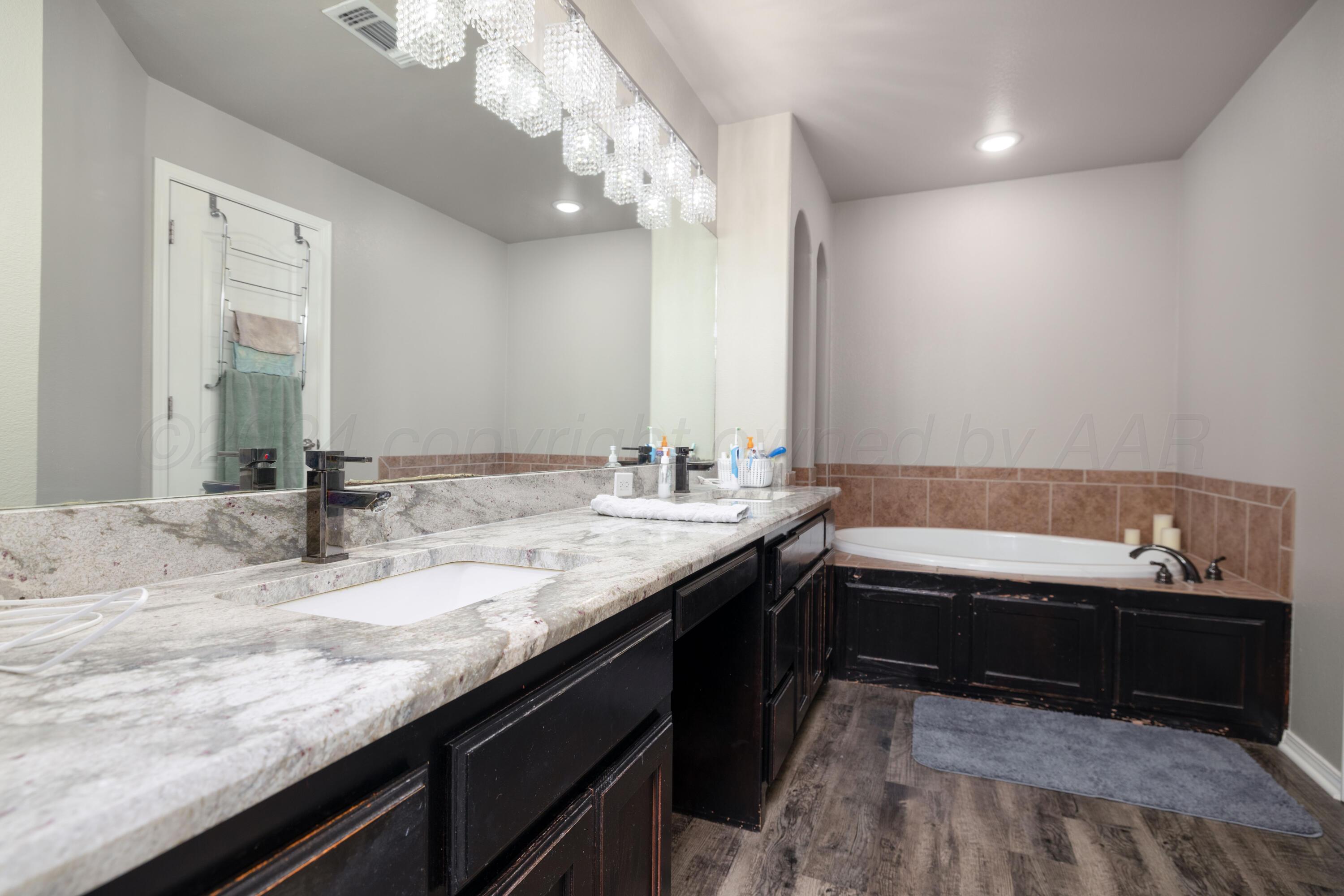 5318 Hillside Road Amarillo, TX 79109 - Photo 18 of 34 5318 Hillside-32