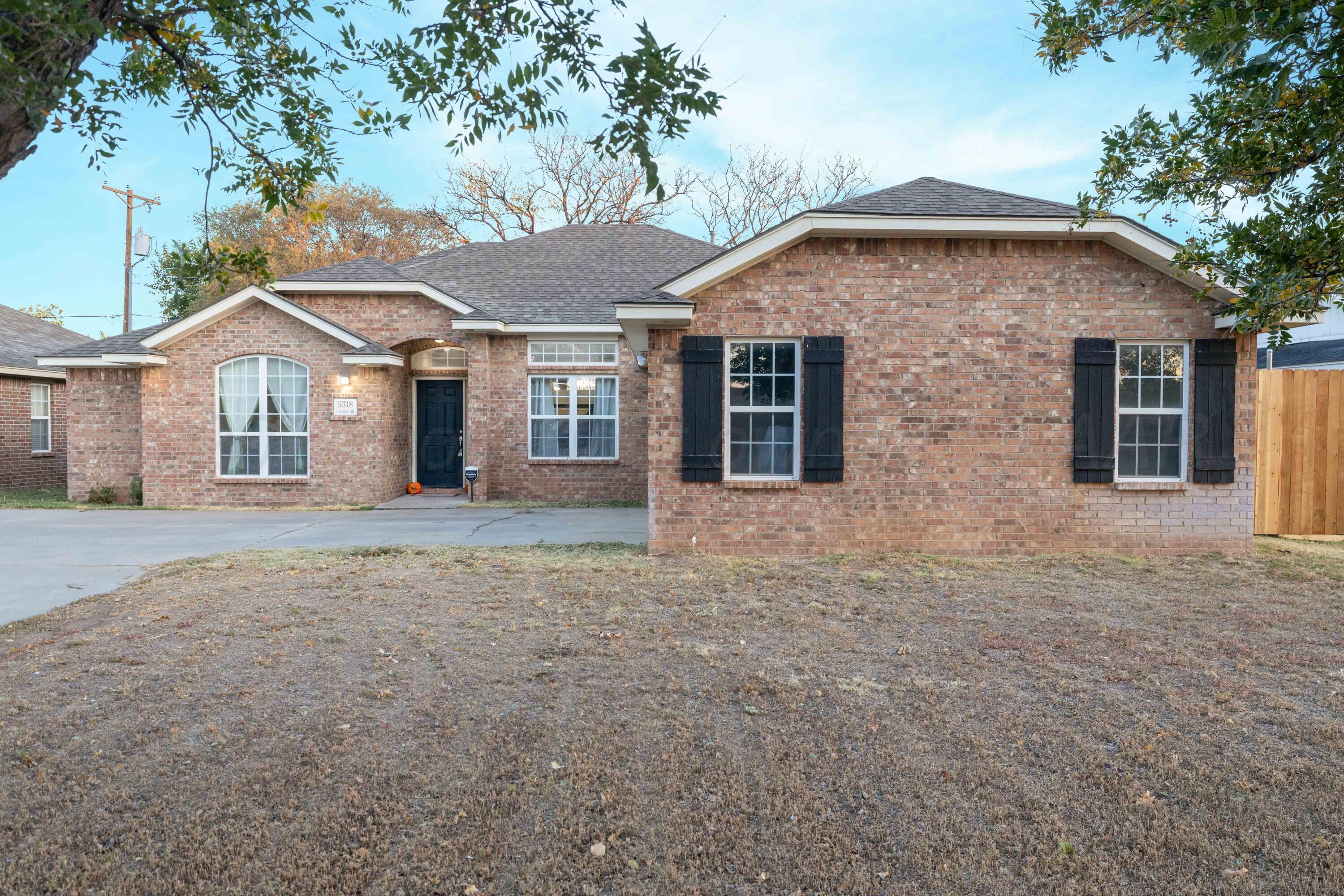 5318 Hillside Road Amarillo, TX 79109 - Photo 3 of 34 5318 Hillside-3