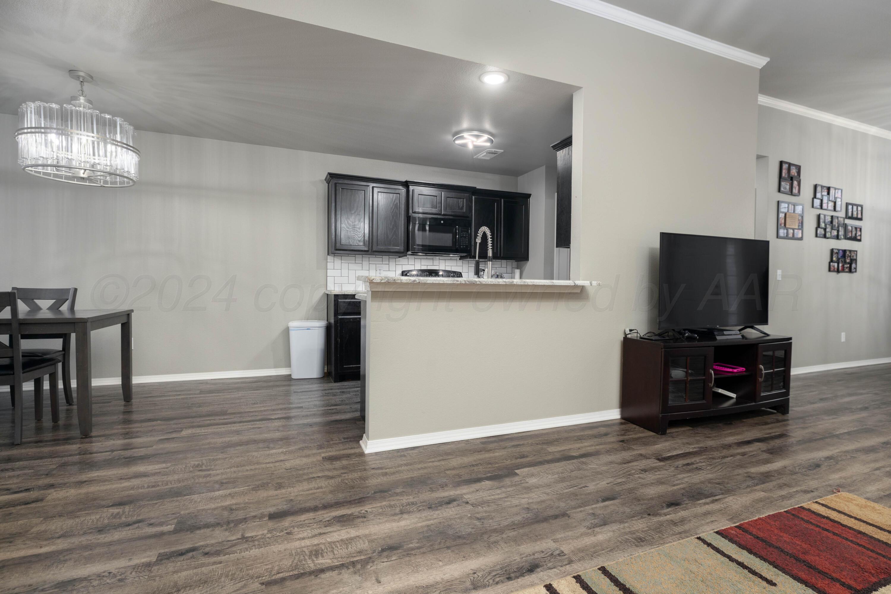 5318 Hillside Road Amarillo, TX 79109 - Photo 10 of 34 5318 Hillside-15