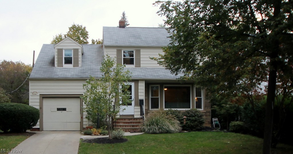 2441 Laurelhurst Road Cleveland, OH 44118 - Photo 1 of 14 Gallery Image 1