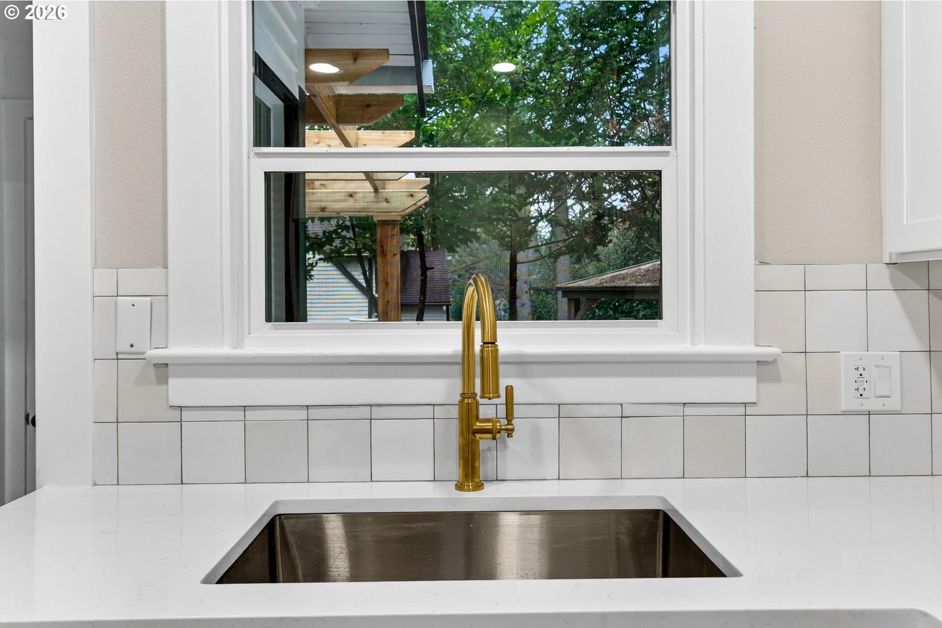 5465 Southwest Scholls Ferry Road Portland, OR 97225 - Photo 16 of 45 Gallery Image 16