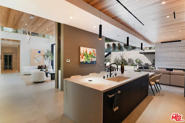 $12,950,000 | 2641 Hutton Drive, Beverly Hills, CA 90210