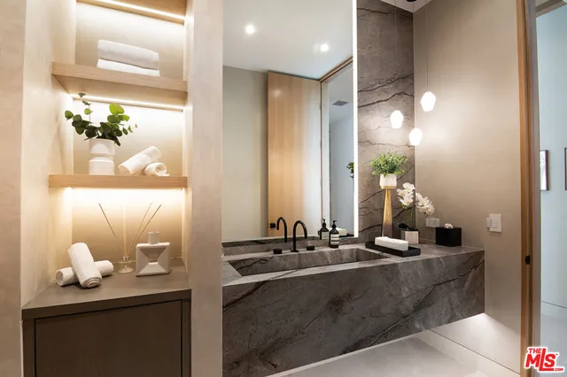 $12,950,000 | 2641 Hutton Drive, Beverly Hills, CA 90210