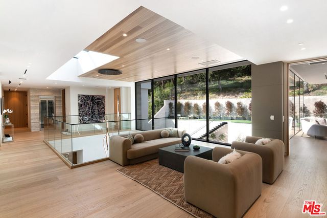$12,950,000 | 2641 Hutton Drive, Beverly Hills, CA 90210