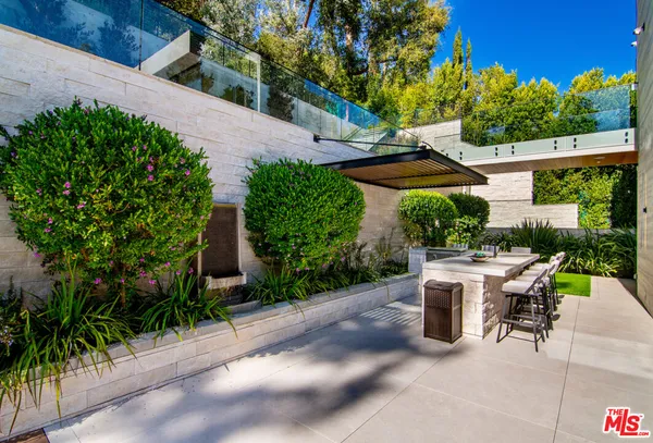 $12,950,000 | 2641 Hutton Drive, Beverly Hills, CA 90210