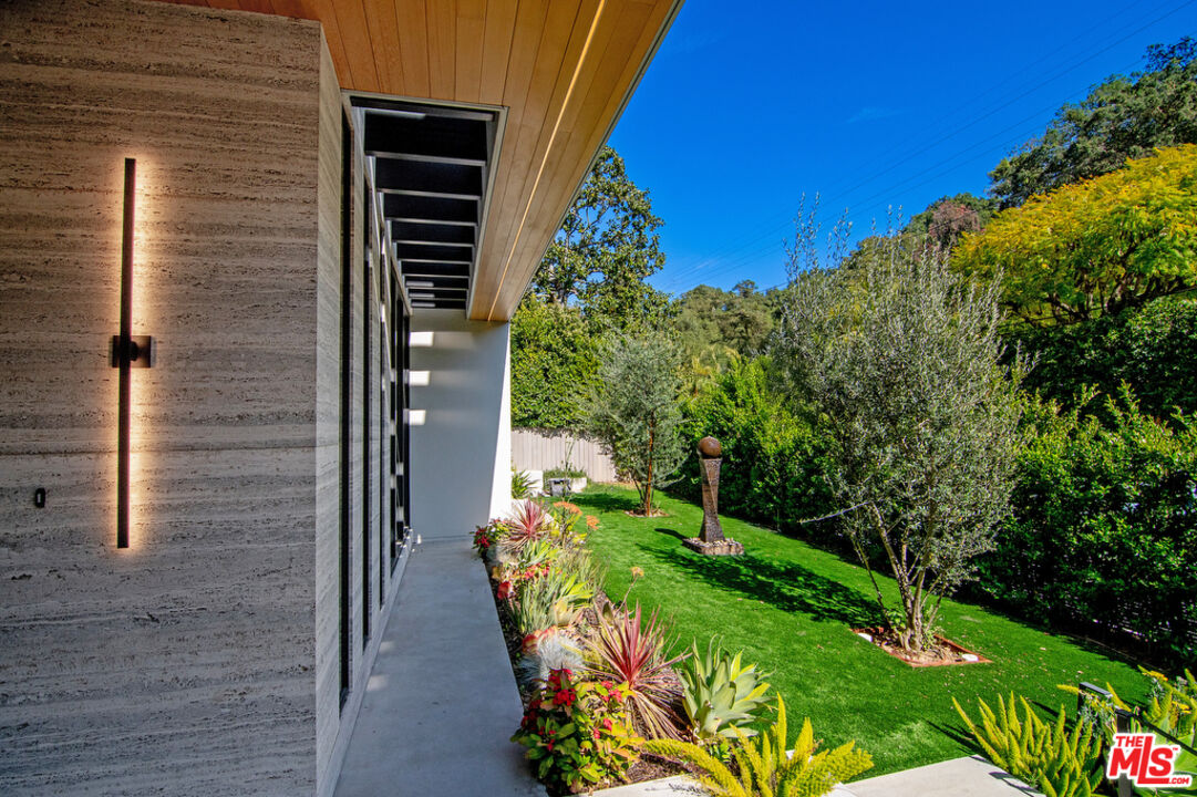 2641 Hutton Drive Beverly Hills, CA 90210 - Photo 7 of 65