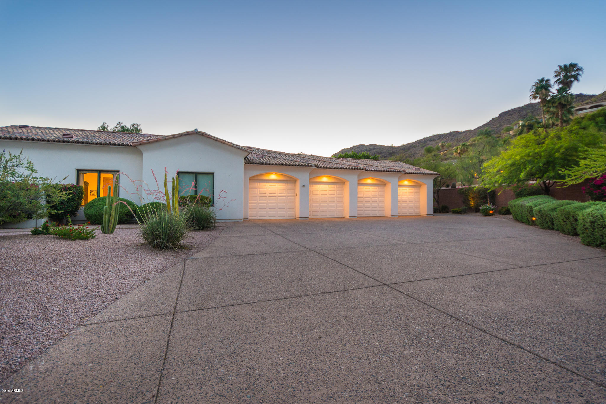 6744 North Invergordon Road Paradise Valley, AZ 85253 - Photo 26 of 59 28- Garage Entry