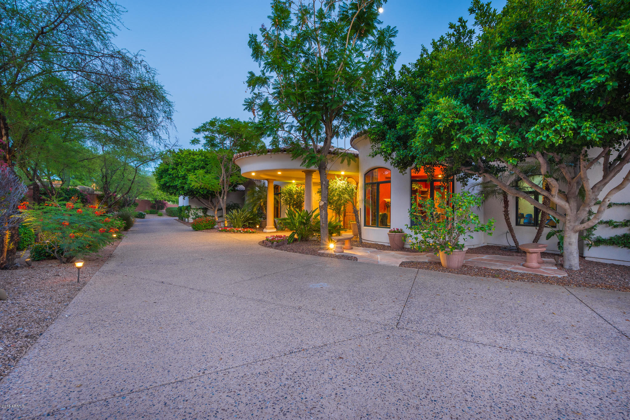 6744 North Invergordon Road Paradise Valley, AZ 85253 - Photo 59 of 59 Driveway Twilight