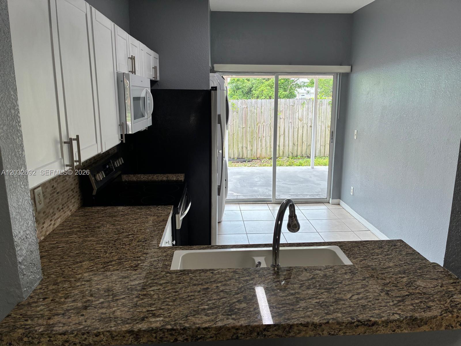55 Southwest 14th Terrace, Unit 55 Homestead, FL 33030 - Photo 4 of 27