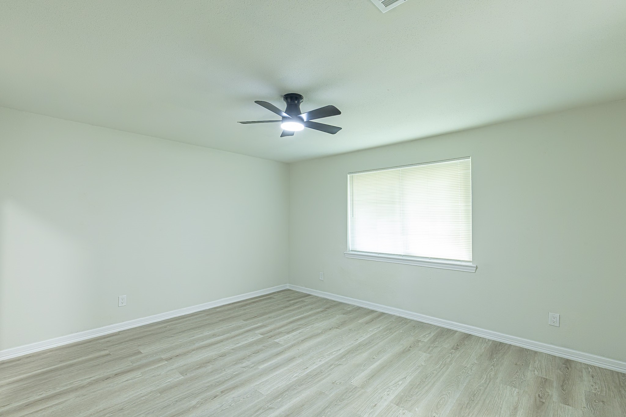 2158 Beaver Bend Road Houston, TX 77088 - Photo 18 of 27 Gallery Image 18
