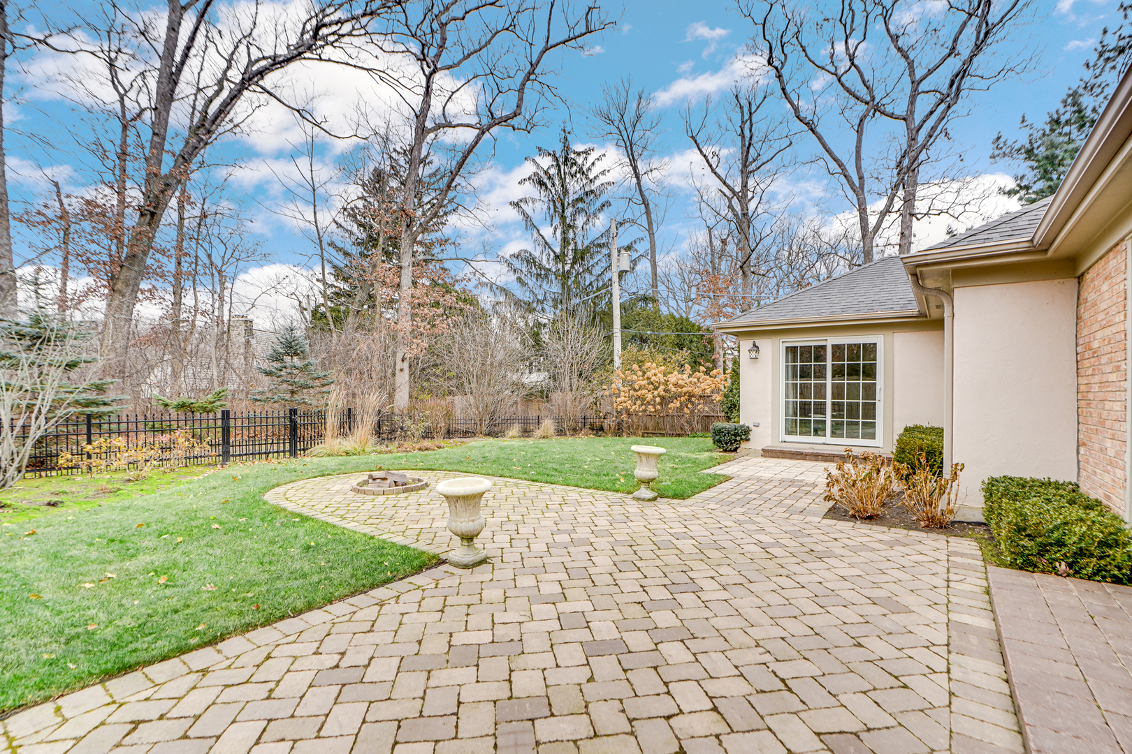 104 Moffett Road Lake Bluff, IL 60044 - Photo 26 of 40 a view of a yard with plants and trees