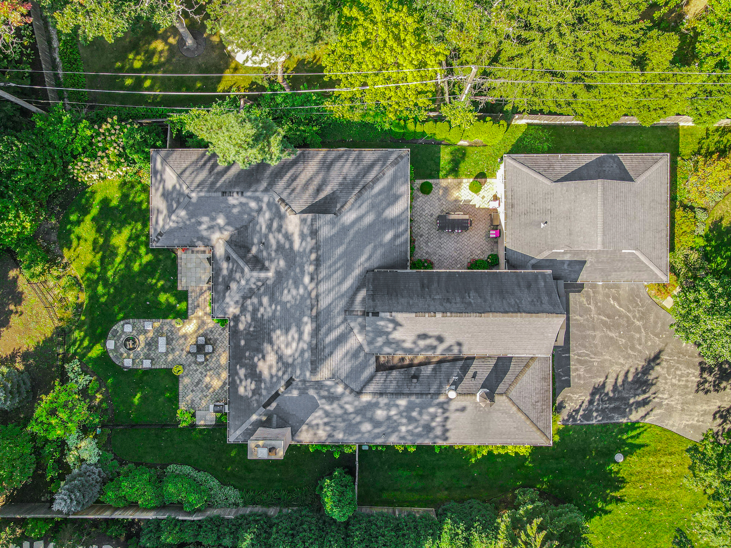 104 Moffett Road Lake Bluff, IL 60044 - Photo 30 of 40 an aerial view of a house with a garden