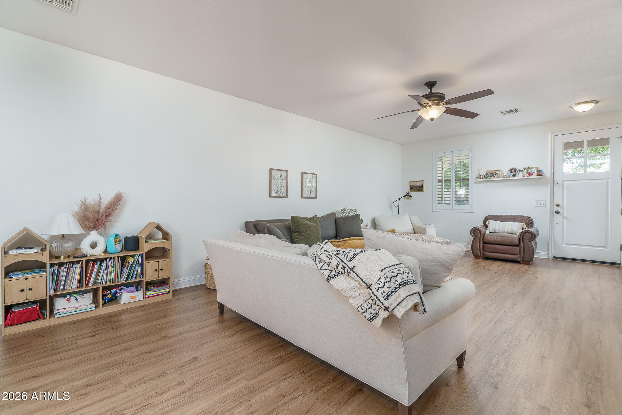 2667 North Riley Road Buckeye, AZ 85396 - Photo 3 of 39 3) GREAT ROOM