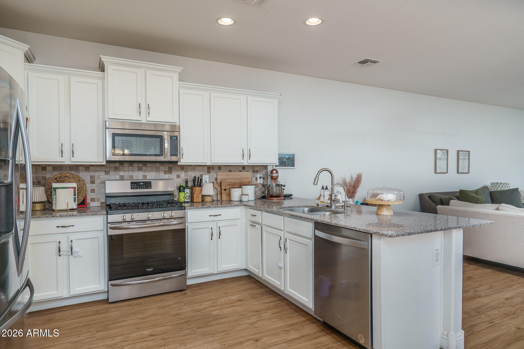 2667 North Riley Road Buckeye, AZ 85396 - Photo 8 of 39 8) KITCHEN